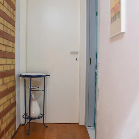 Da Tezia Lejlighed *